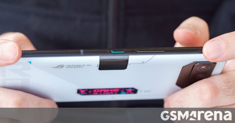 Unleash the Power: Asus ROG Phone 8 Ultimate Dominates Geekbench with Snapdragon 8 Gen 3