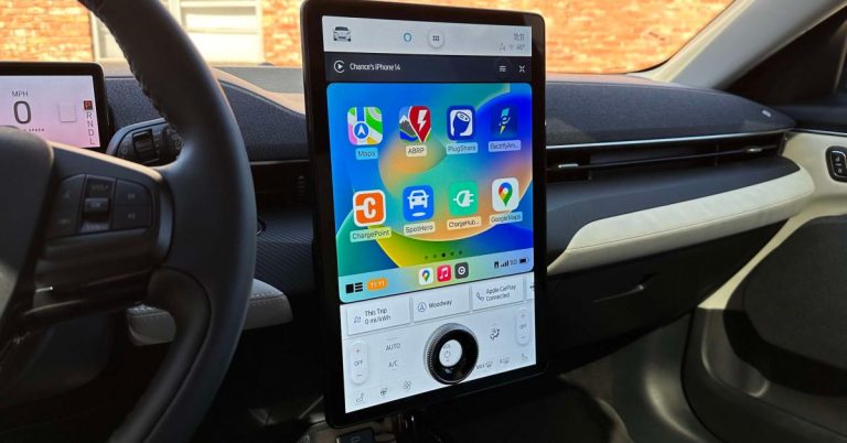 Top CarPlay Apps for Electric Vehicle Owners: Boost Your Driving Experience!