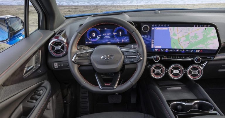 Why GM’s New CarPlay Replacement Software is Failing – What You Need to Know