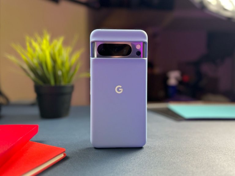 Experience the Genius of Google’s Gemini AI in the Pixel 8 Pro for an Elevated Smart Experience