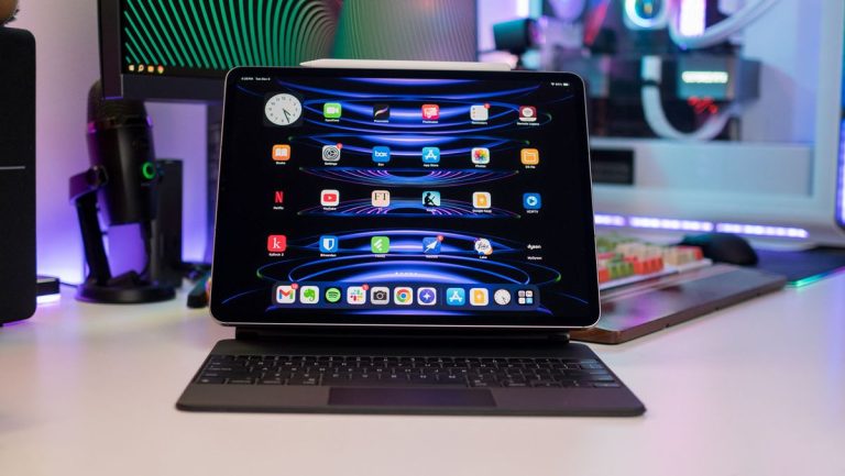 Samsung Galaxy Tab S9 Ultra vs. Apple iPad Pro 12.9-inch: The Ultimate Showdown for Flagship Tablet Supremacy