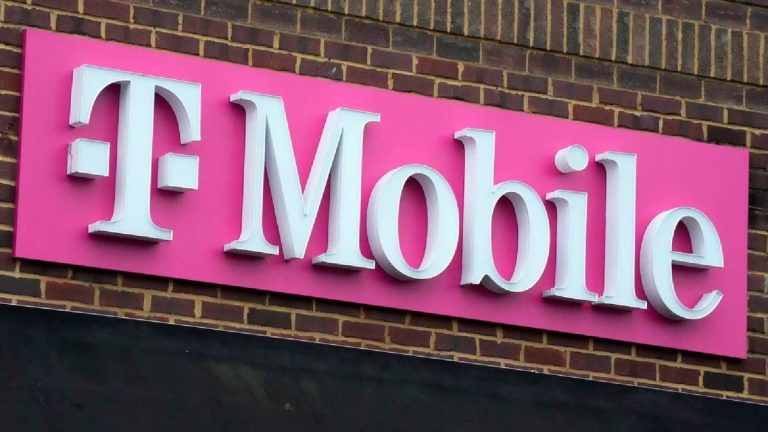 Good News for T-Mobile: Holiday Season Boosts CTR Through the Roof!